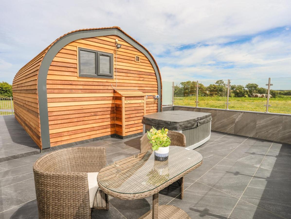 Caban Cariad Holyhead Luaran gambar